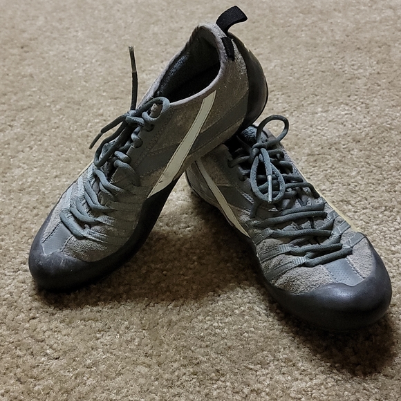 Puma - Picture 2 of 3